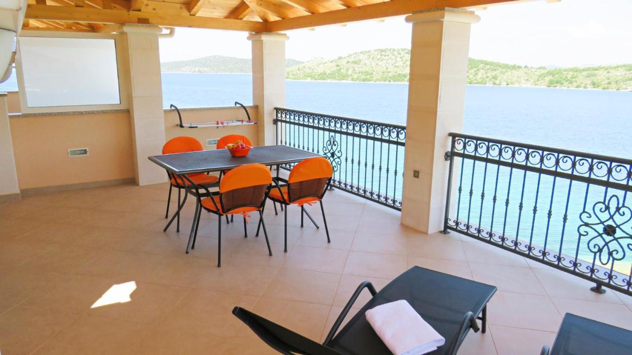 Apartments Villa Ante Grebastica Exterior photo
